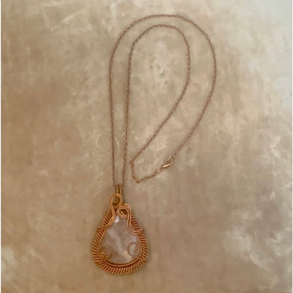 New! Hand Crafted Coper Wire Rose Quartz Pendant and Matching Chain Neck… - Picture 5 of 9